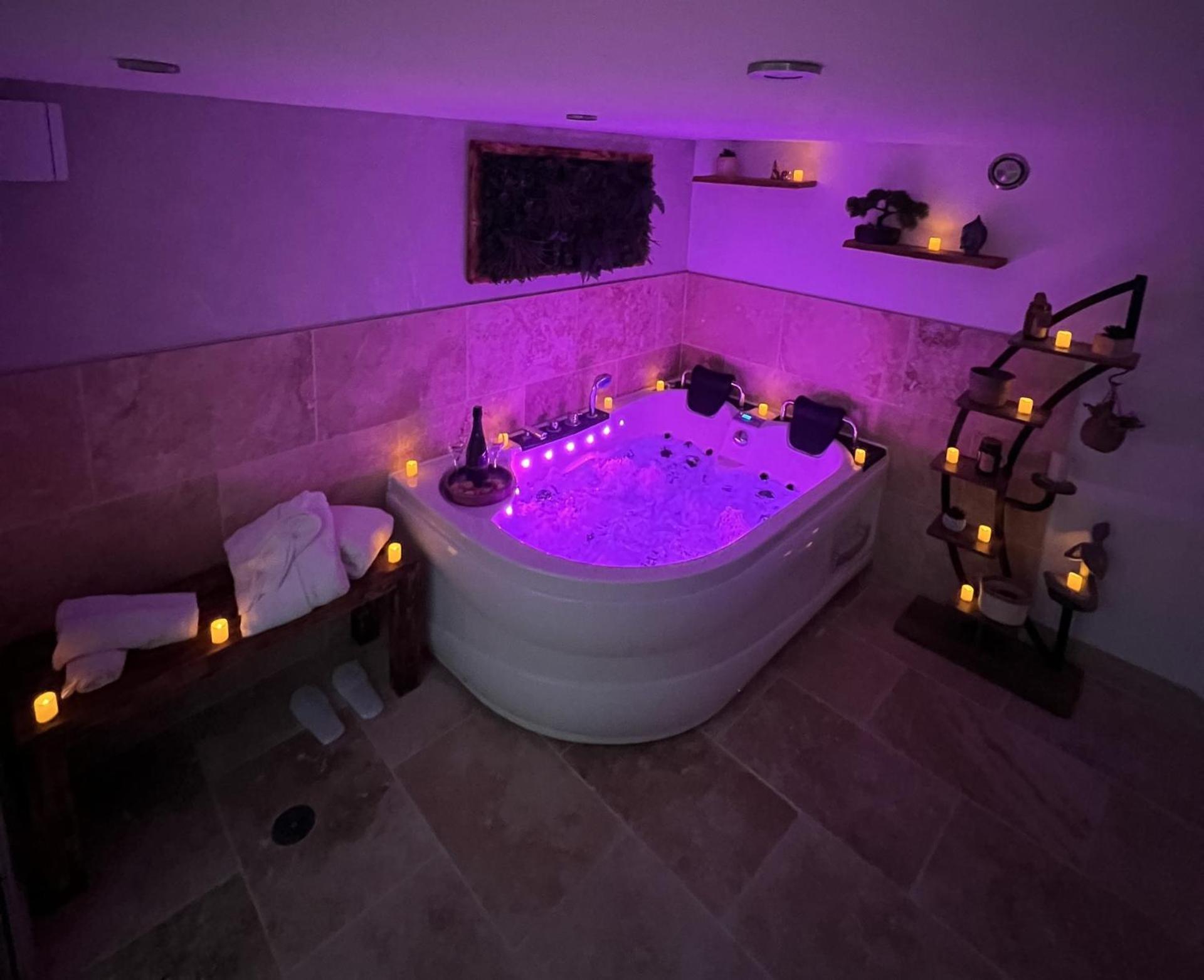 Alba Spa "Love Jacuzzi Sauna" Villefranche-de-Lauragais Bagian luar foto